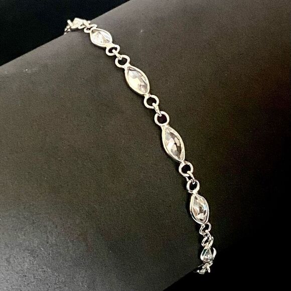 APZ Dainty Sterling Silver & crystal Bracelet - Picture 2 of 9